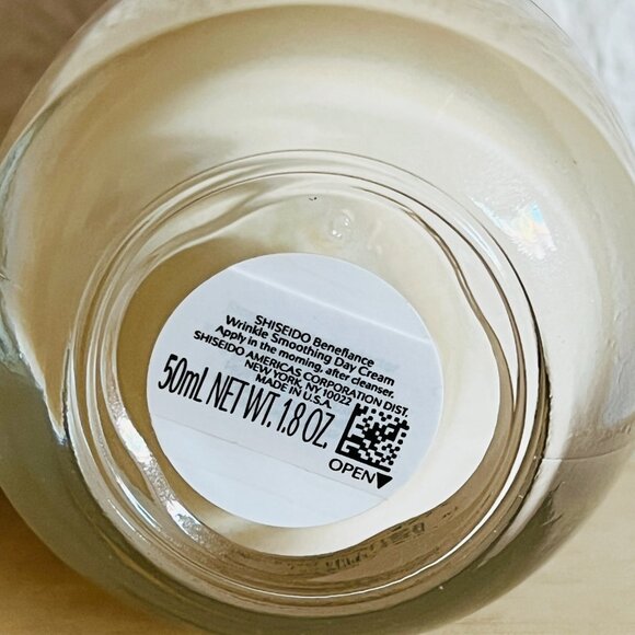 25% Off 4+ 😍 Shiseido Benefiance Wrinkle Smoothing Day Cream SPF 23 - Picture 2 of 3